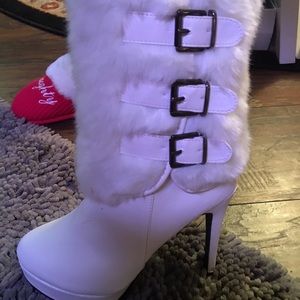 COPY - Beautiful Faux fur boots